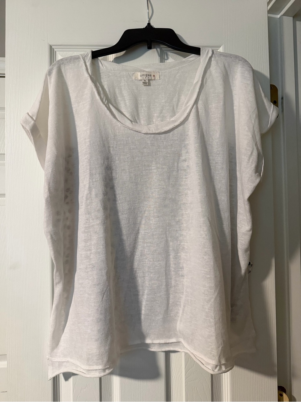 Umgee White Short Sleeve Scoop Neck Lightweight Top